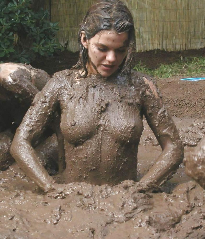 25P Mud girls 2