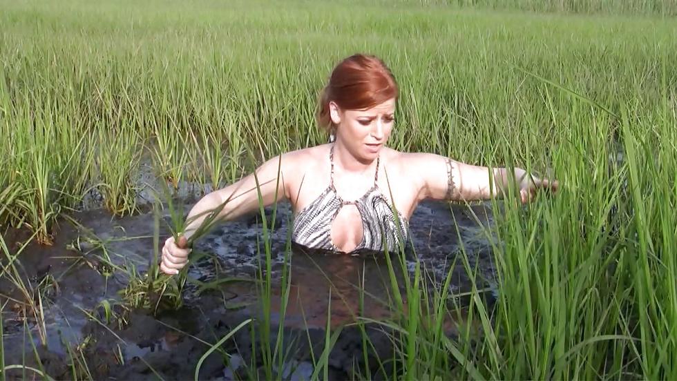 25P Mud girls 2