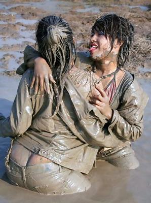 25P Mud girls 2