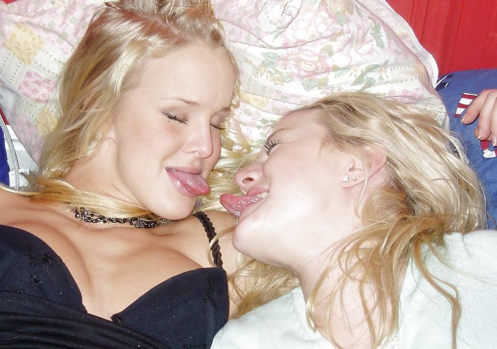 25P Lets lick tongues