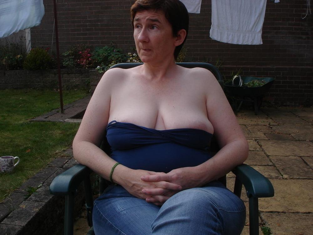 18P Matures ladies (downblouse mix)
