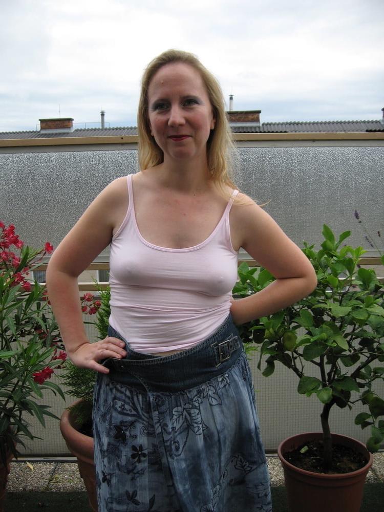 18P Matures ladies (downblouse mix)