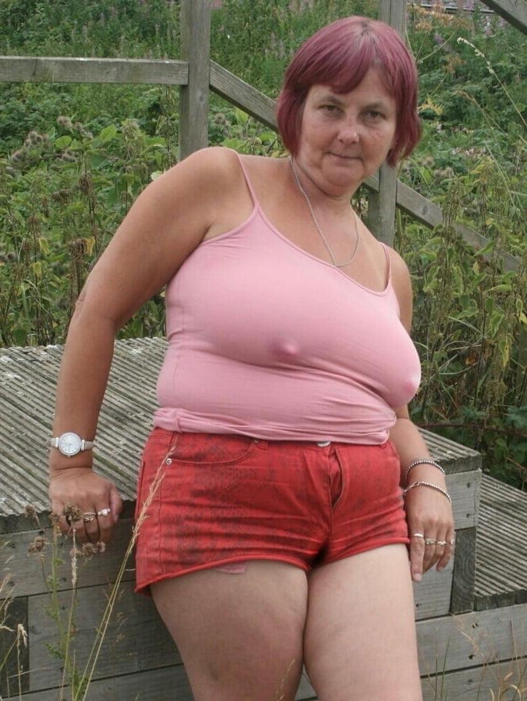 18P Matures ladies (downblouse mix)