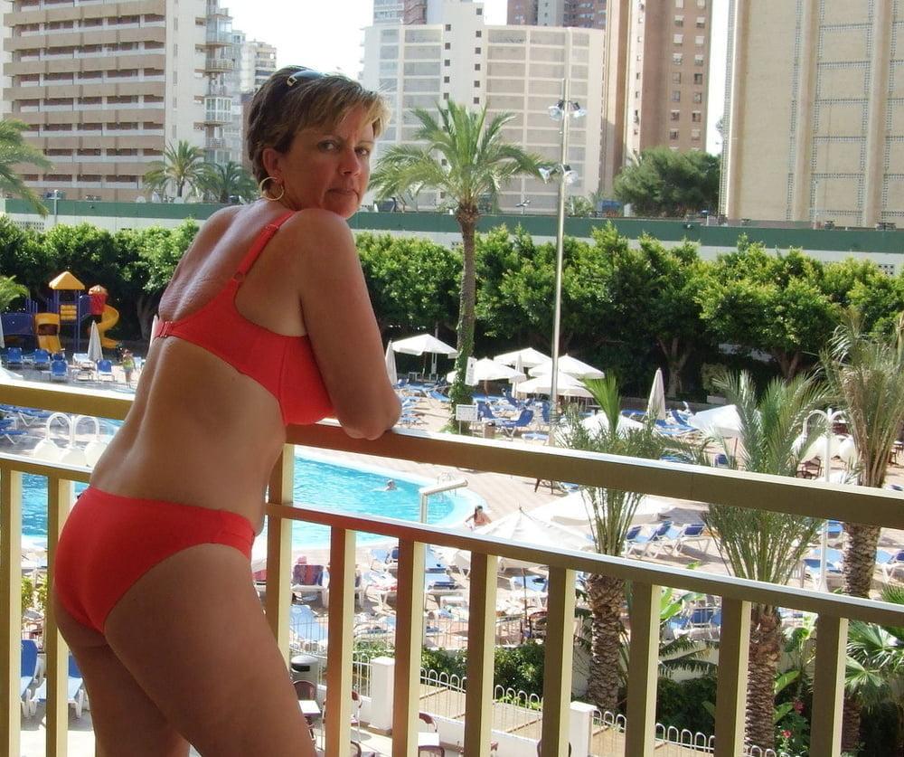 25P Gorgeous and Busty Mature Ladies 35