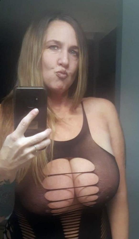 25P Gorgeous and Busty Mature Ladies 35