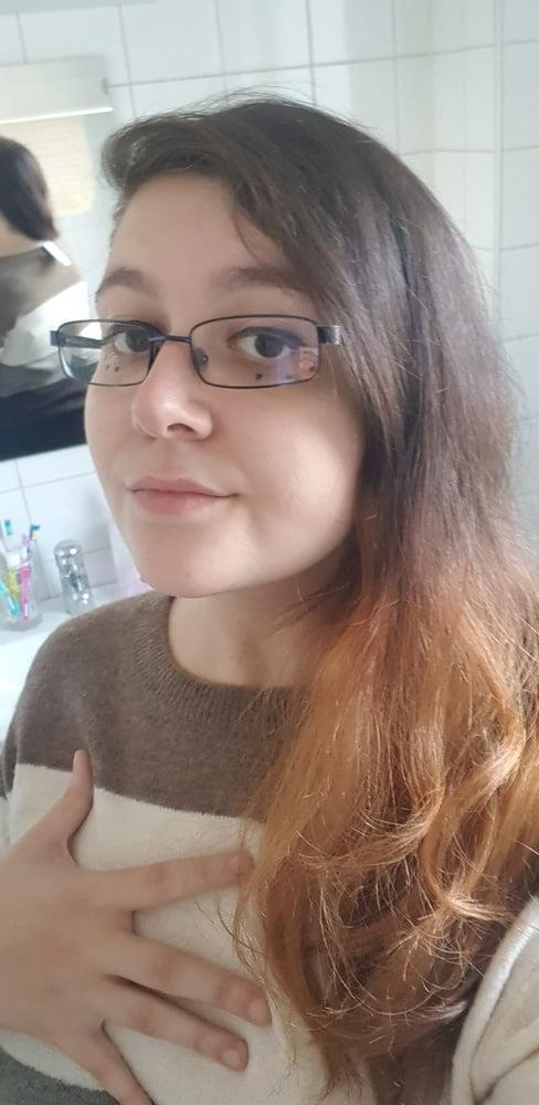 15P chubby beauty