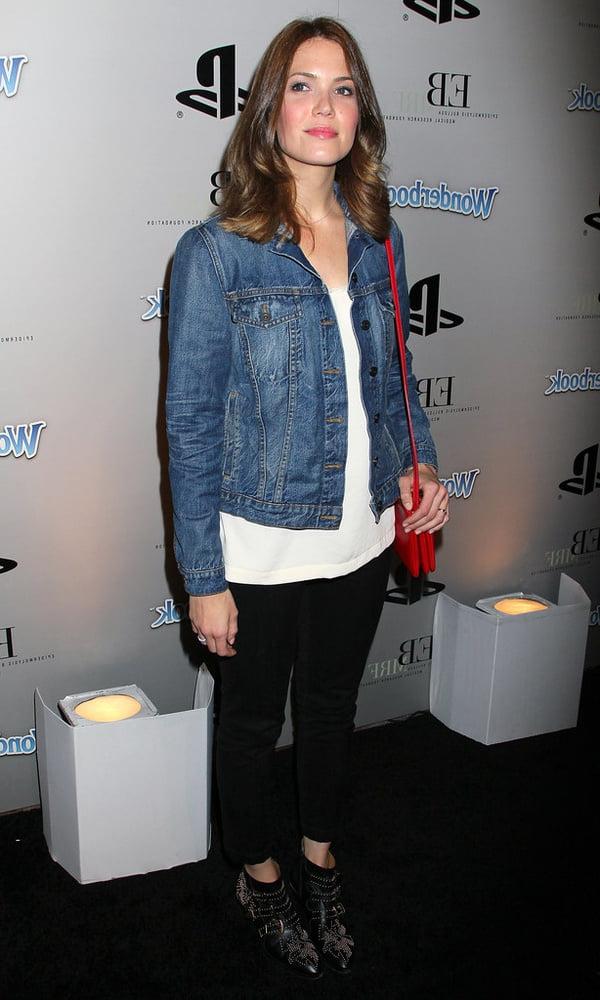 13P Mandy Moore - EBMRF &amp; Playstation Halloween (27 Oct 2012)