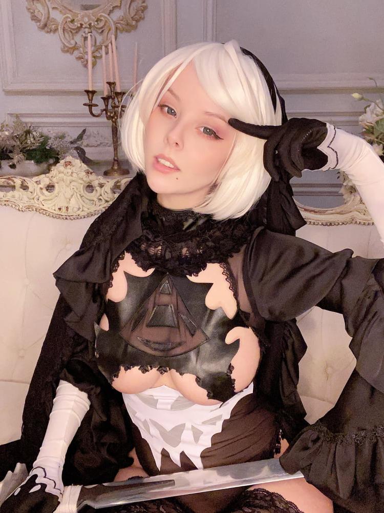 25P DHM - 2B Halloween Selfies