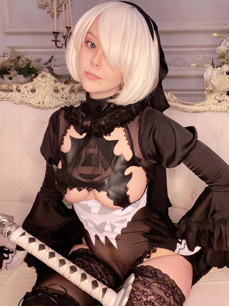 25P DHM - 2B Halloween Selfies