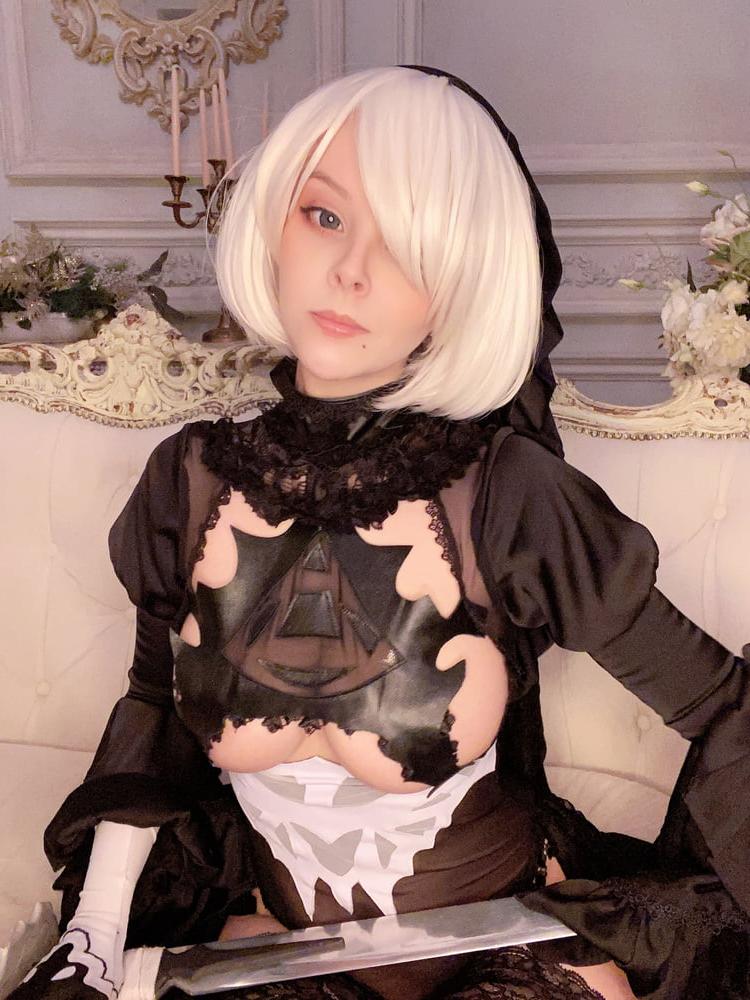25P DHM - 2B Halloween Selfies