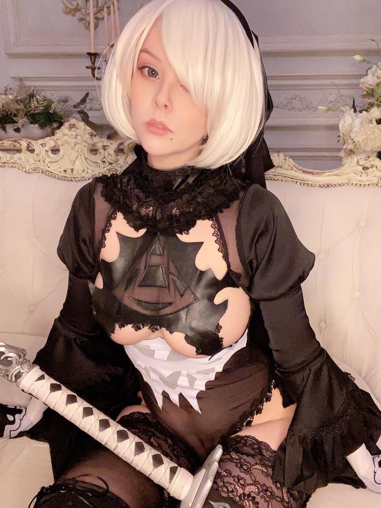 25P DHM - 2B Halloween Selfies