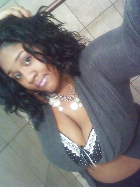 24P Ebony Busty Amateur Young Set 2