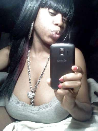 24P Ebony Busty Amateur Young Set 2