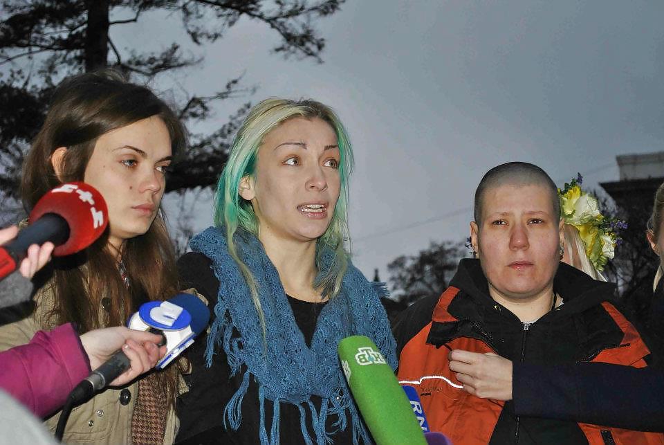 18P FEMEN - cool girls protest by public nudity - Part 2