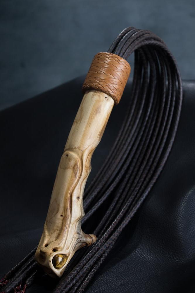 23P Tiger eye flogger