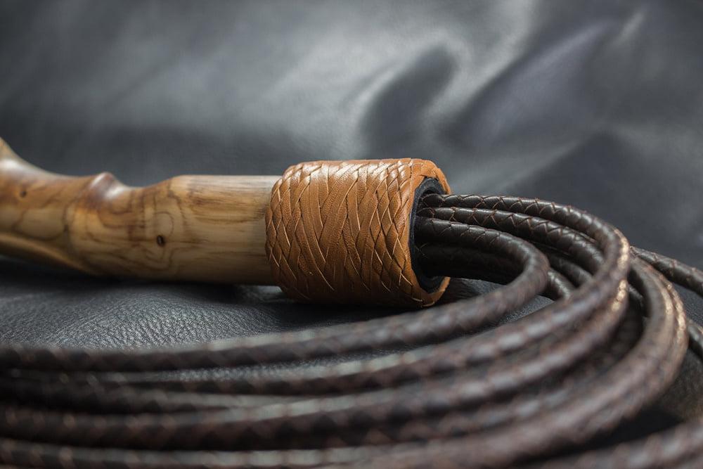 23P Tiger eye flogger