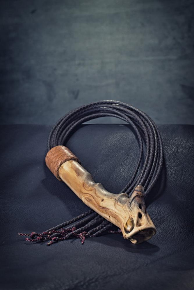 23P Tiger eye flogger