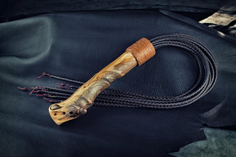 23P Tiger eye flogger