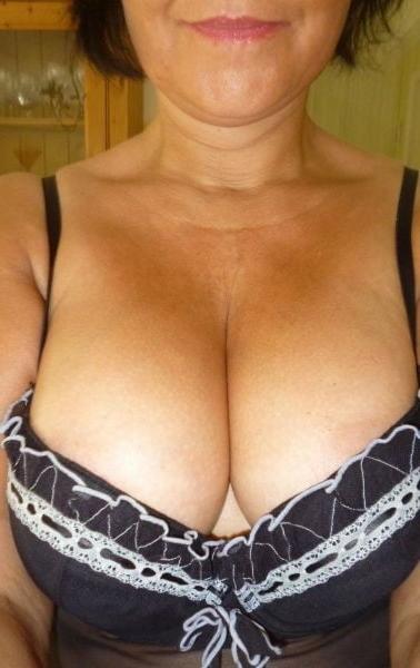 25P 55 years busty from milan