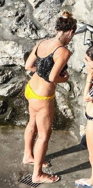 10P Emma Watson News Pictures Bikini Downblouse Ass