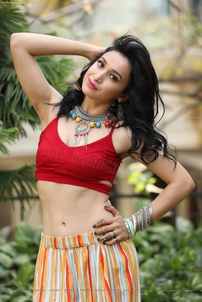 25P Delicious Desi Armpits