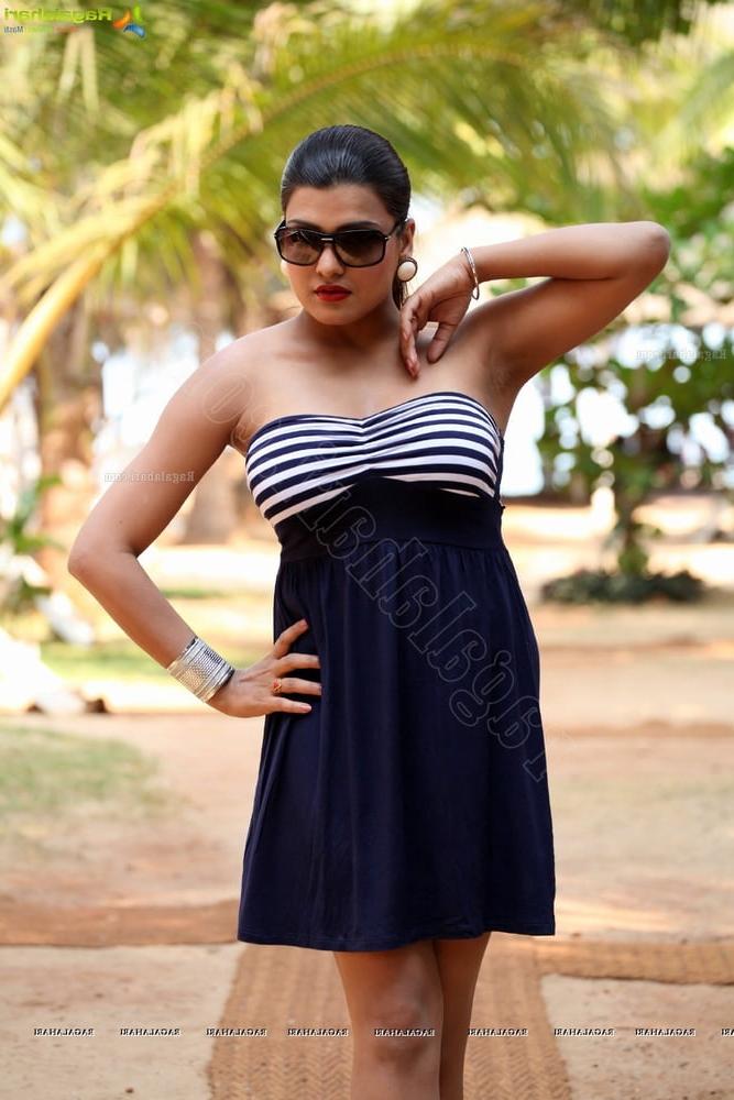 25P Delicious Desi Armpits
