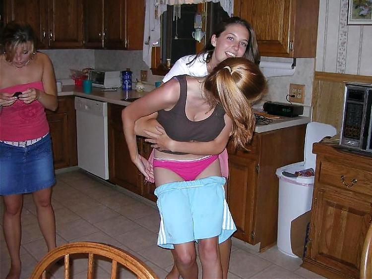 25P Misc Amateurs college girls Pantsed