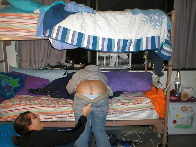 25P Misc Amateurs college girls Pantsed
