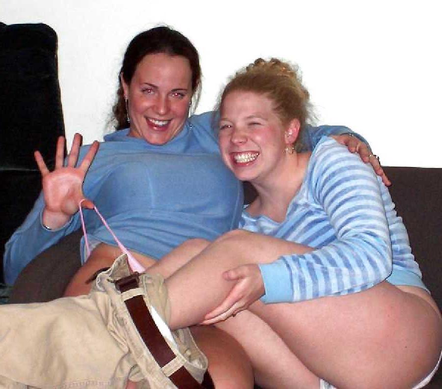 25P Misc Amateurs college girls Pantsed