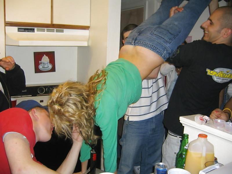 25P Misc Amateurs college girls Pantsed