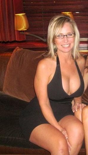 25P mature beauty
