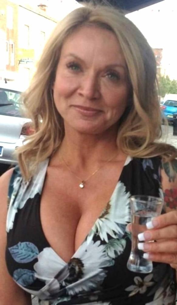 25P mature beauty