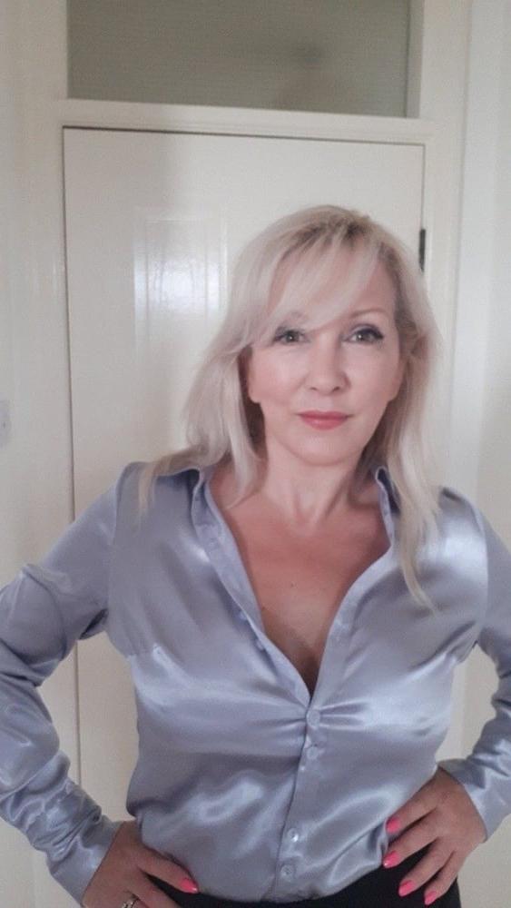 25P mature beauty
