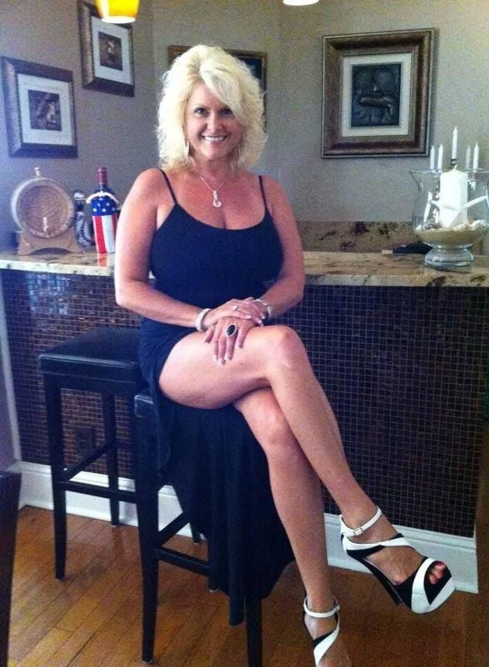 25P mature beauty