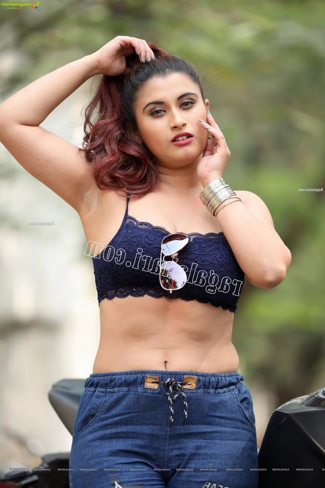 25P Delicious Desi Armpits
