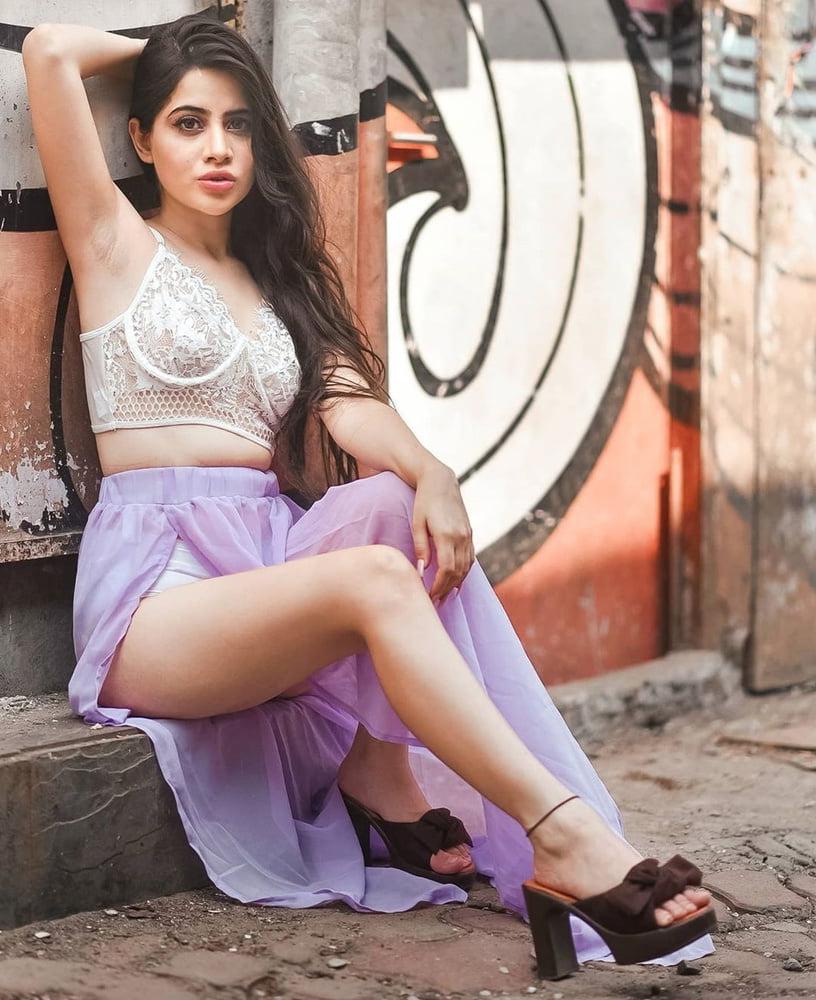 25P Delicious Desi Armpits