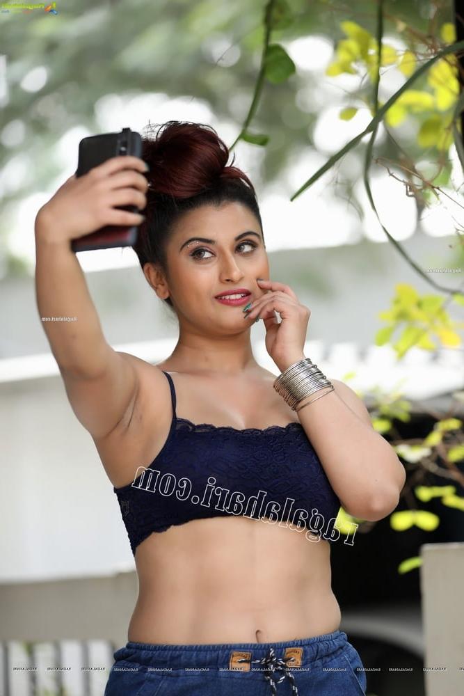25P Delicious Desi Armpits