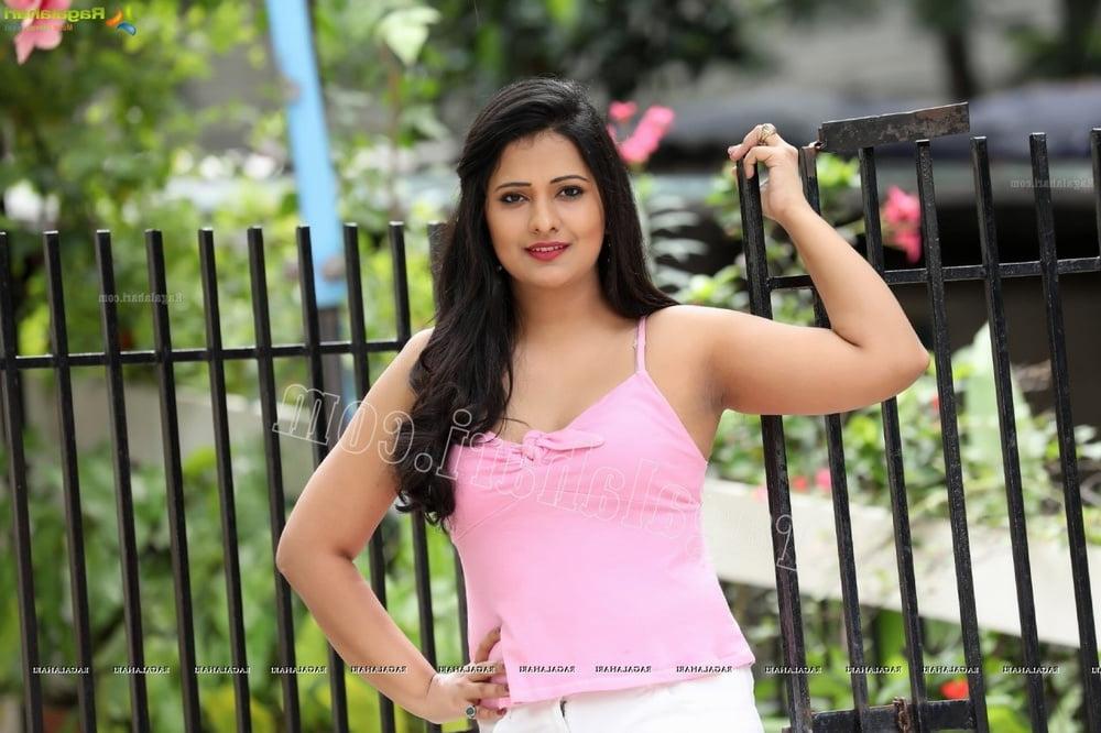 25P Delicious Desi Armpits