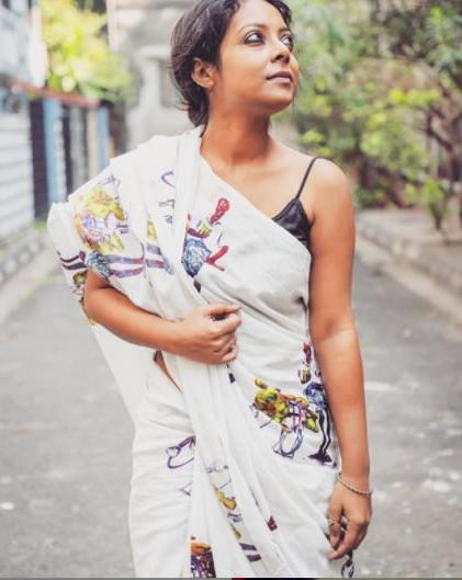 25P Desi smkr in Sari, Princess Leah