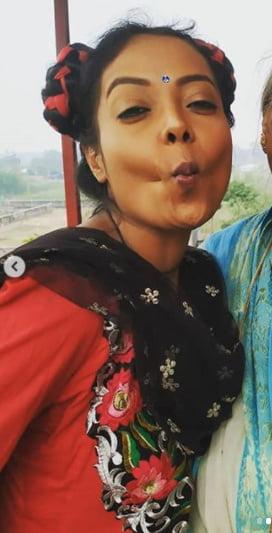 25P Desi smkr in Sari, Princess Leah