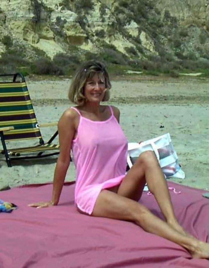 25P Gorgeous and Busty Mature Ladies 32