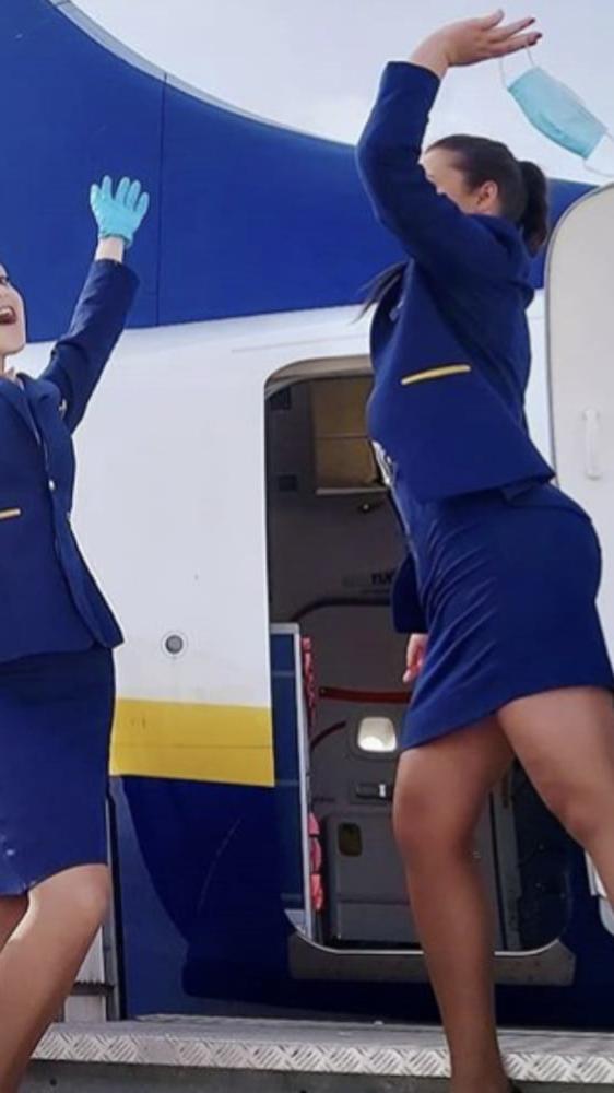 25P I am back flying and sharing big hard cocks with Abi again