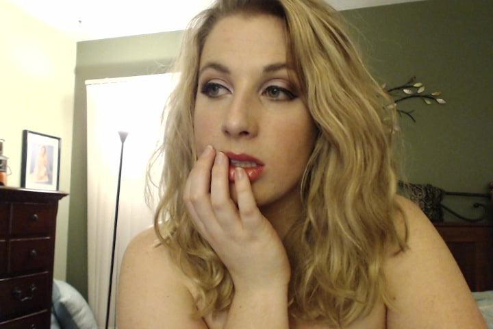 25P Really Hot Busty Babe
