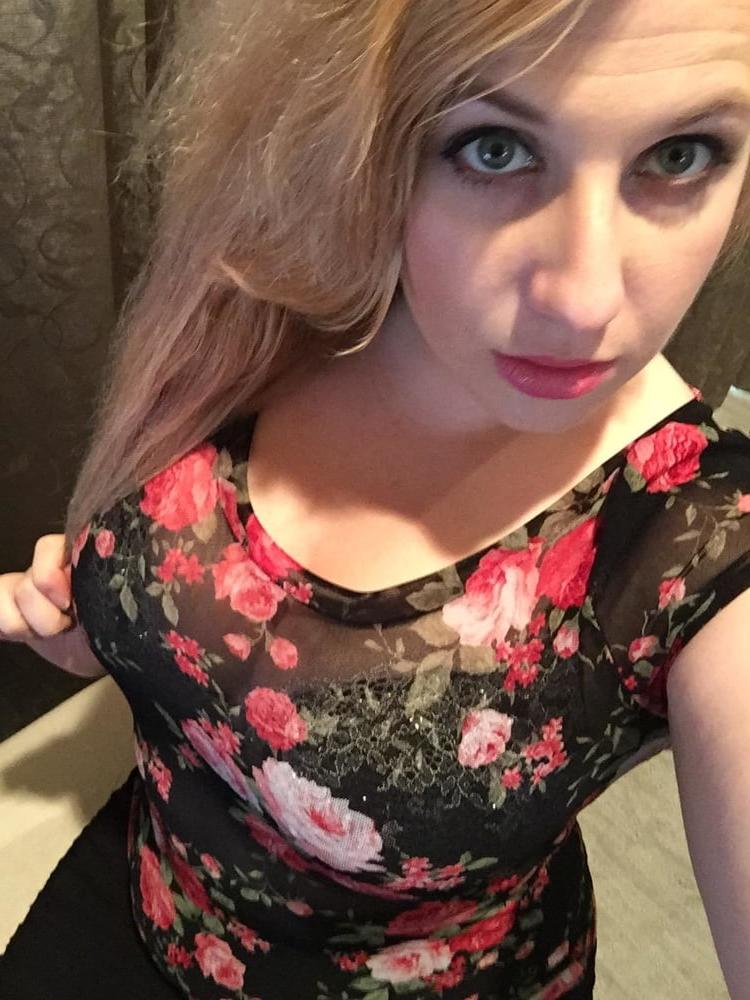 25P Really Hot Busty Babe