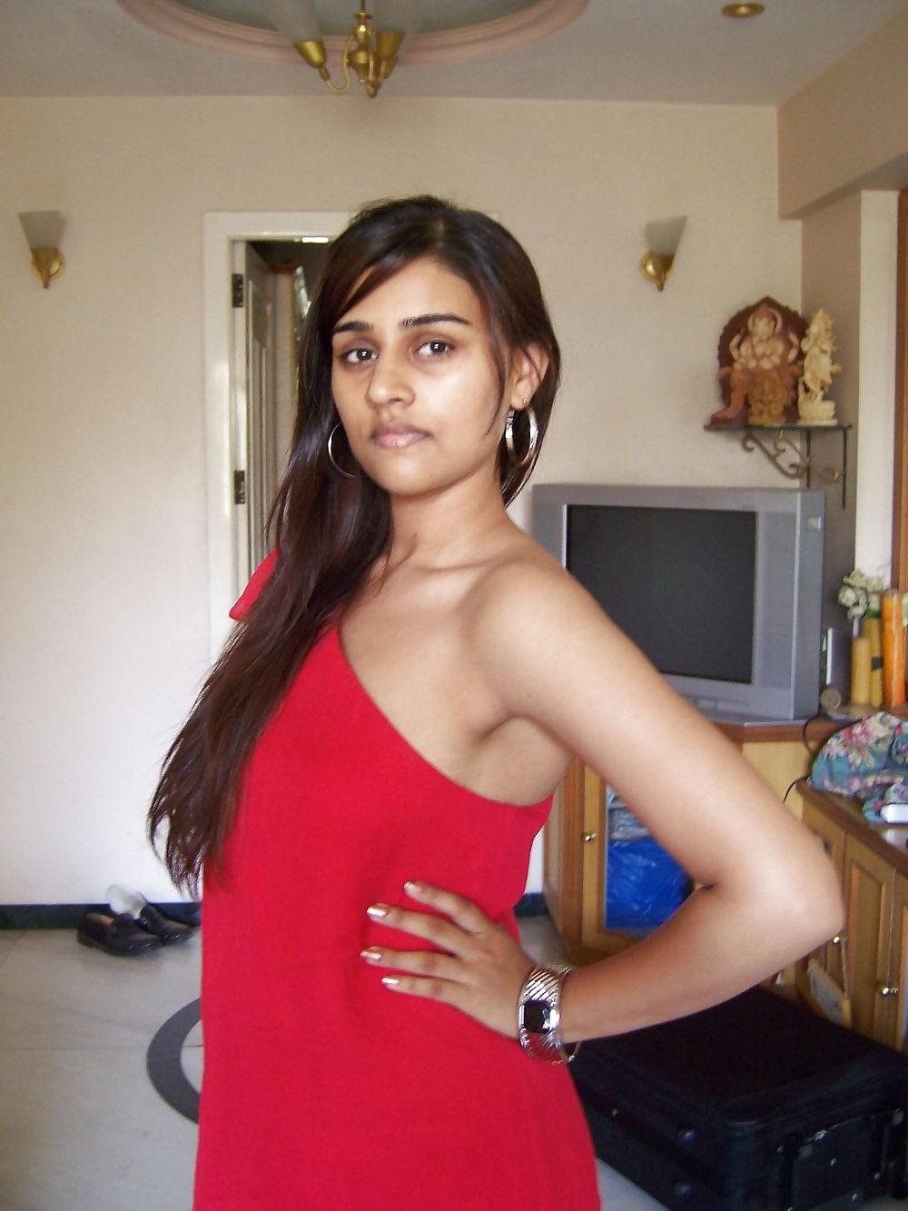 16P Desi Indian Babe