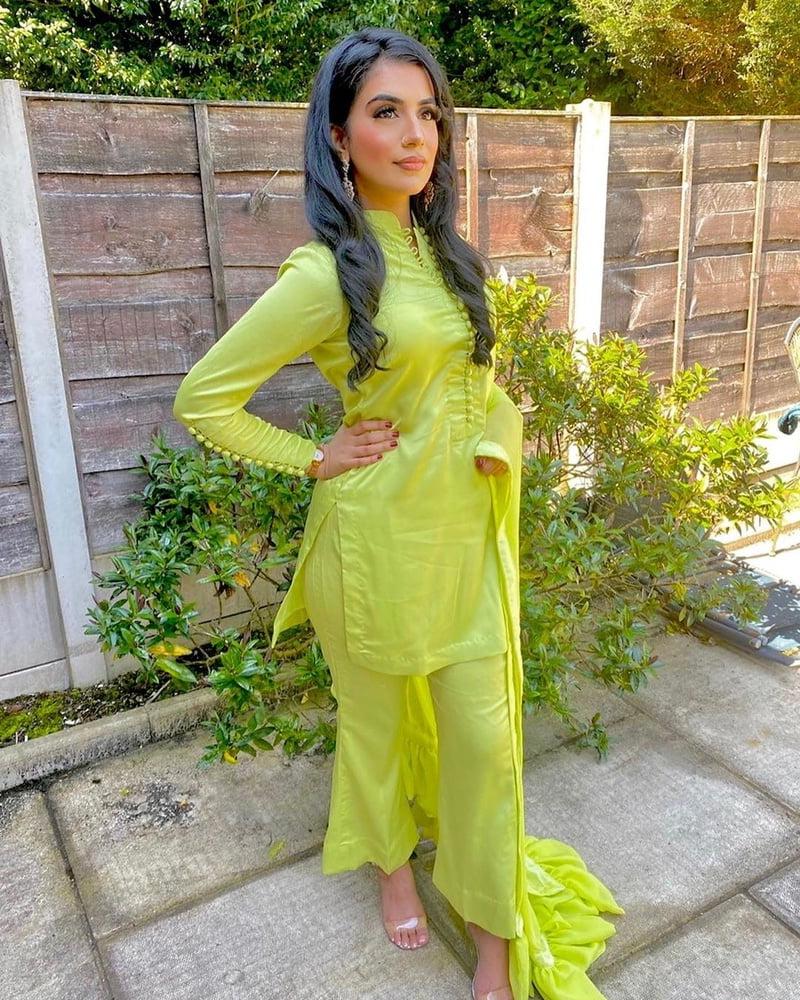 25P Sexy Paki Women Desi Love Cock