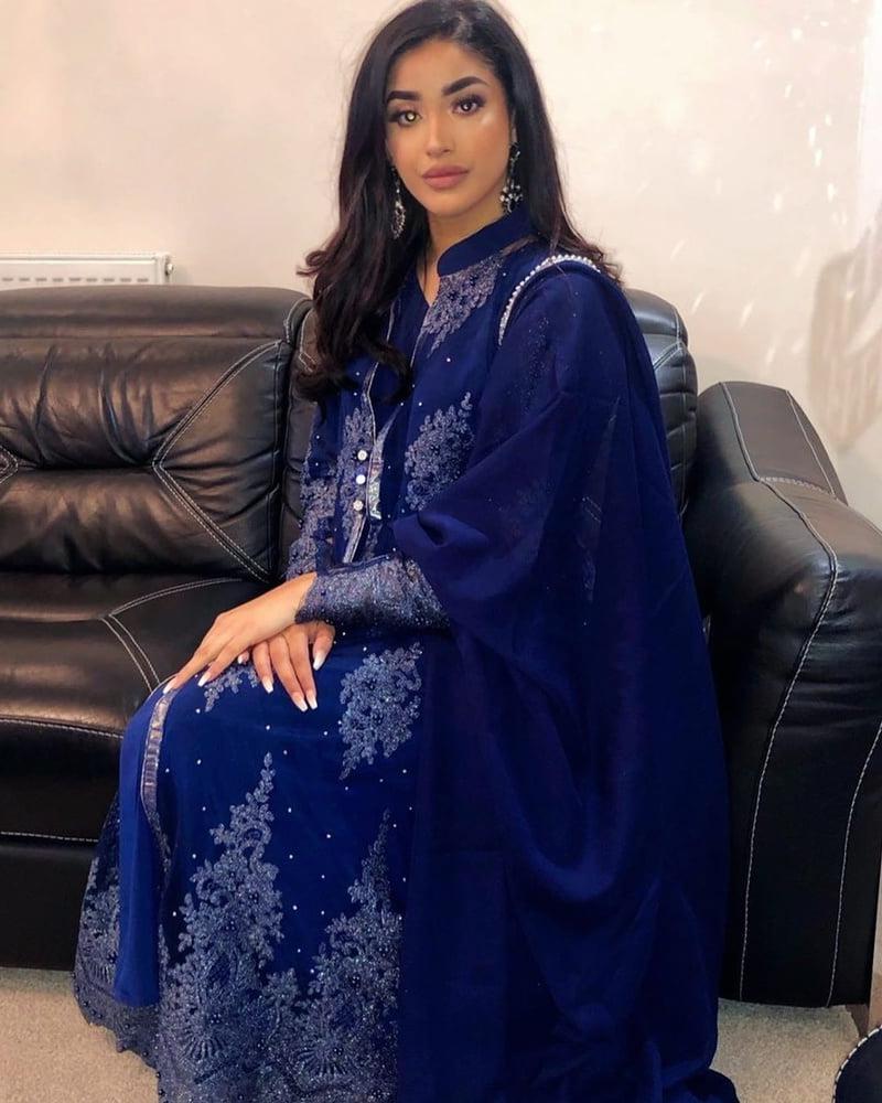25P Sexy Paki Women Desi Love Cock