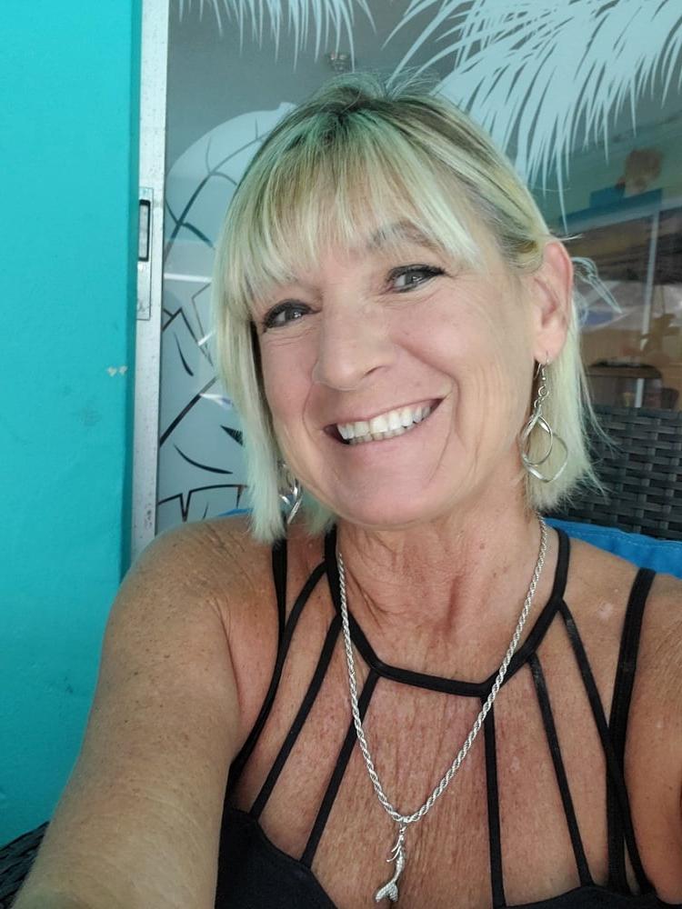 25P Diane, 54, Florida