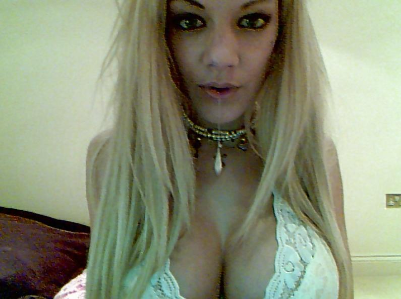 20P Amazing blond self-shot