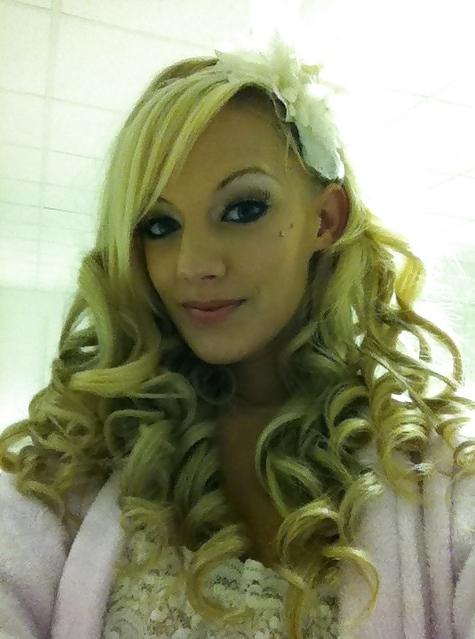 20P Amazing blond self-shot